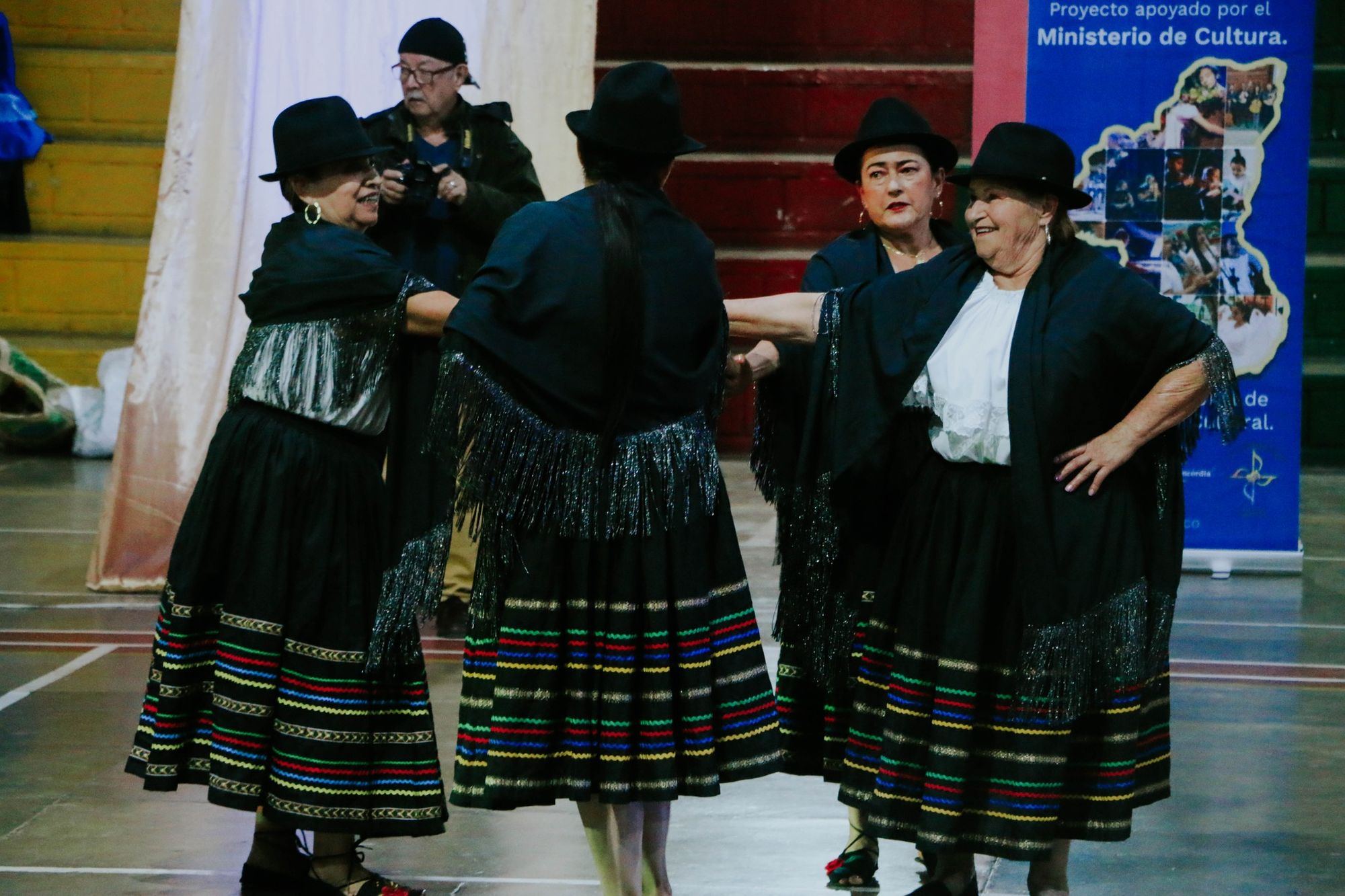 Programa de Danzas Tradicionales y Urbanas