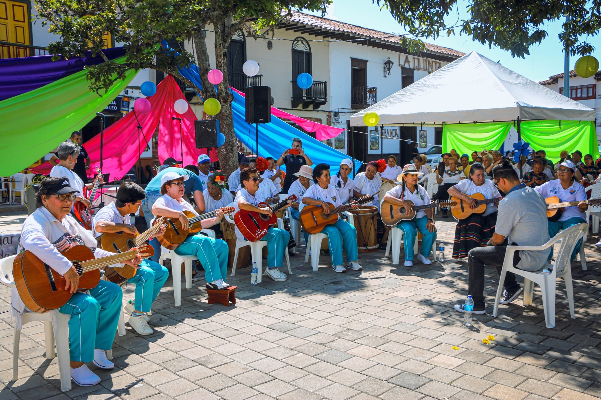 Grupos del Adulto Mayor en Intercambio Cultural