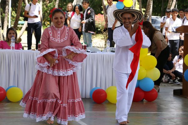 Programa de Danzas Tradicionales y Urbanas